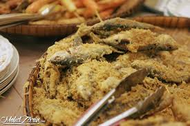 Setiap hari kecuali isnin, bermula dari jam 11 pagi hingga 8 malam. Ikan Celup Tepung Terengganu