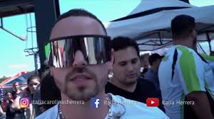 It was handed to me two months ago in the us with the seal of the government. Peewee Y Su Relacion Con Cruz Martinez Y Kumbia Kings Youtube