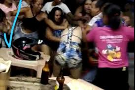 A artista é natural de elísio medrado, mas atualmente reside em salvador. Radio Web Juazeiro Filha De Blogueiro Juazeirense Vai Cantar Em Festa E Acaba Sendo Linchada Por Mulheres E Homens