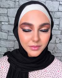 Сегодня решила создать образ востока😍( arab make-up). Как вам в целом  образ?