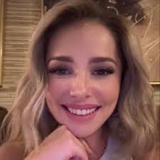 AMY CURRAN (@amycurran01)