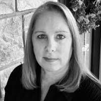 Jo Holman's Instagram, Twitter & Facebook