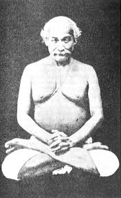 Autobiography Of A Yogi By Paramhansa Yogananda Free Original 1946 Edition Focusing on yogis during this early period of transnational popularization, foxen highlights the continuities in the concept of the yogi as.