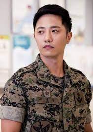 Yo hi guys actually i started to watch descendants of the sun this year (2019 march). Jin Goo Sebagai Sersan Mayor Seo Dae Young Aka Wolf Selebritas Aktris Song Hye Kyo