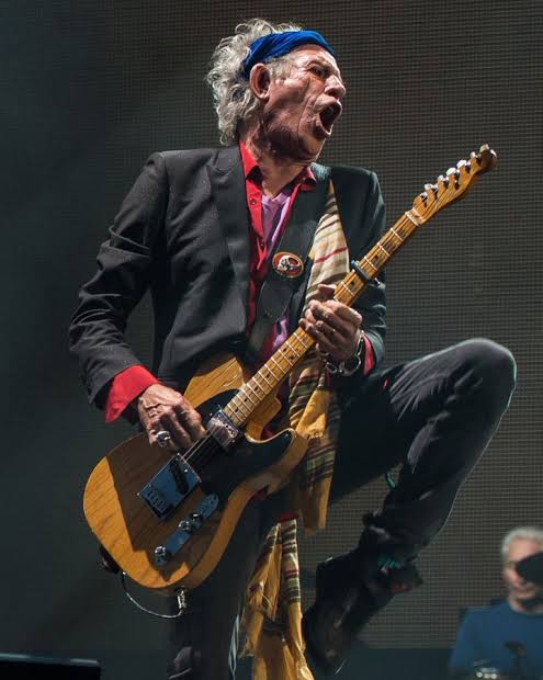 8 Music Legends and the Stories of their Iconic Guitars | Visible Vibrations
