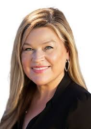 Saundra Chapman's Instagram, Twitter & Facebook