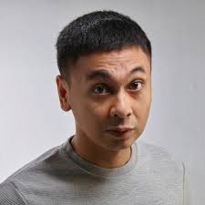 Komedian raditya dika sempat memberikan perform stand up pada saat suci 1. Tips Memanfaatkan Sosial Media Ala Raditya Dika