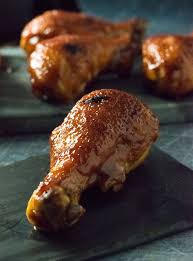Como Obtener La Piel Crujiente De Pollo Baked Bbq Chicken Bbq Chicken Drumsticks Chicken Drumstick Recipes
