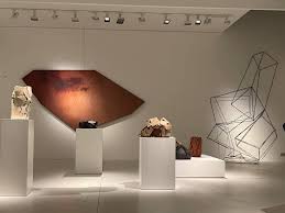 Arlunydd benywaidd o wlad belg yw sophie cauvin (2 ebrill 1968). The Art Of Sophie Cauvin Facebook