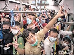 屯馬線全線通車後將長達56公里，為本港最長的鐵路線，從東面烏溪沙至西面屯門站，合共27個車站。 屯馬線 相關報道： 【emily】屯馬線揭車站主色 網民關心幾時通車. Kcpykvm7ttavum