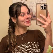 Who can fill vendor spots for a food truck specializing in drinks and baked  goods?