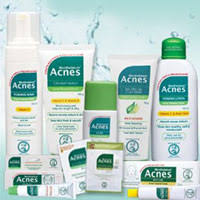 Agak jarang sunscreen memiliki bentuk kemasan seperti ini, makanya ini menjadi nilai plus buat acnes. Tips Menuntaskan Jerawat Bagian Ii