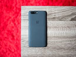 The oneplus 5 features the highest resolution dual camera on the planet, so photos look clear even if you want to hang one above your couch. Best Cases For The Oneplus 5 Android Central