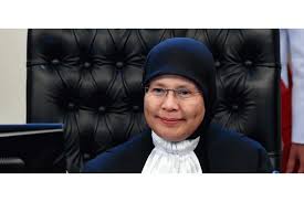 Tengku maimun was announced as malaysia's new chief justice, succeeding richard malanjum who retired in april 2019, in a statement released by the prime minister's department on 2 may 2019. News Update Tengku Maimun Tuan Mat Becomes The First Female Chief Justice Of Malaysia Scc Blog