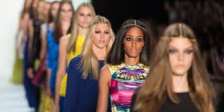 It was established in 1945 by the chambre syndicale de la haute couture to have the best regulation of the. Fashion Week Fashion Show Termine 2020 2021 2022 Mode Shopping Designer Trends Fashionstreet Berlin