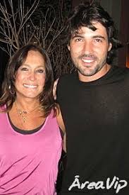 Ele é muito famoso e não posso dizer quem é por enquanto, disparou ela com tom de mistério. Namorado De Susana Vieira Quer Fazer Novela