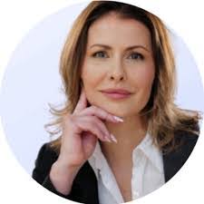 Laura Greeno's Instagram, Twitter & Facebook