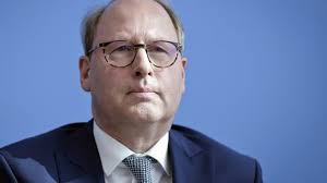 Corona-Krise: Douglas meldet Kurzarbeit an