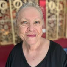 Does any place make a good beehive cake or pastry in Santa Rosa?