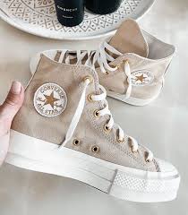Imagem Descoberto Por Princessinspo Descubra E Salve Suas Proprias Imagens E Videos No We Heart It Hype Shoes Trendy Shoes Me Too Shoes