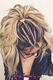 21 Flattering Long Hairstyles For St Valentine S Day Day Flattering Hairstyles Long Valenti Kolay Sac Modelleri Kendin Yap Sac Modelleri Dogal Bukleli Sac