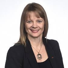 Christine Houde's Instagram, Twitter & Facebook