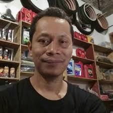 Dan Bodi's Instagram, Twitter & Facebook