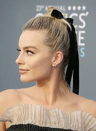Margot Robbie's Messy, Imperfect Updo Is The Exact Thing We Need To See On  The Red Carpet
