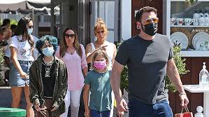 Jun 17, 2021 · real feelings. Ben Affleck Jennifer Lopez Have Lunch With Kids In Brentwood Photos Hollywood Life Newsdons Com