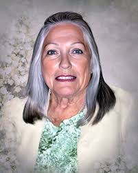 Evelyn Bench's Instagram, Twitter & Facebook