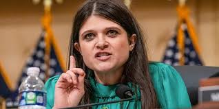 Stevens se une a la concurrida carrera al Senado Michigan en 2026, mientras  Peters se aparta