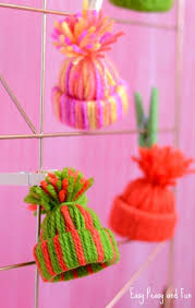 Download 9 Diy Yarn Ornaments To Adorn Your Christmas Tree Make And Takes PSD Mockup Templates