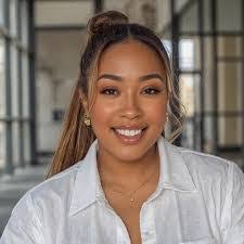 Tia Webber's Instagram, Twitter & Facebook