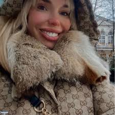 A un mes de su separación, Cristian Castro presentó a su nueva novia: quién  es Ingrid Wagner