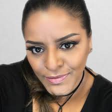 She wants it to be perfect. Sydney Sweeney is now in control of The  Handmaid's Tale Instagram: Instagram.com/HandmaidsOnHulu