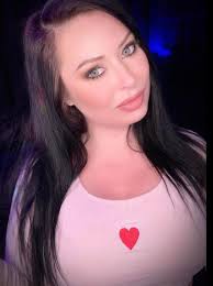 IG: blackmetalxbimbo