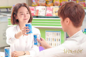 It has some really sweet but also touching and heartbreaking moments, great character development and an endearing bunch of actors and actresses. Sinopsis Review My Golden Life Drama Keluarga Berating Tinggi