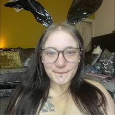 Why do some players only play as victims in quick play?