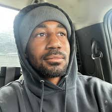 How to replace lost screws for an amp?