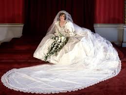 The duke and prince harry are pleased to share 3 photographs from the personal photo album of the late diana, princess of wales. The Crown Season 4 How Princess Diana S Iconic Wedding Dress Was Recreated The Independent