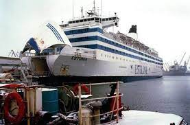 Schweden, finnland und estland haben das wrack gesetzlich zum grabplatz erklärt. 25 Jahre Estonia Katastrophe 852 Tote Und Viele Offene Fragen Panorama Stuttgarter Nachrichten