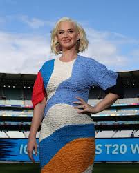 Uhh nope we ain't doing that. Katy Perry Shows Off Growing Baby Belly In Melbourne Photos Popsugar Celebrity Uk