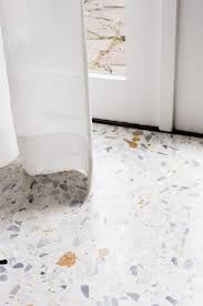 So lässt sich unser großes sortiment an hochwertigen teppichen am besten beschreiben. Terazzo Tegel Tegel Terazzo Terazzo Floor Terrazo Flooring Terrazzo Flooring