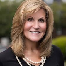 Renée Pruitt (@reneepruittrealtor) • Instagram photos and videos