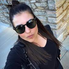 I'm looking to find someone who does lymphatic facial massage.