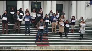 Curtea de argeș is a municipality in romania on the left bank of the river argeș, where it flows through a valley of the southern carpathian. MagistraÅ£ii Au Protestat Pe ScÄƒrile CurÅ£ii De Apel Pitesti