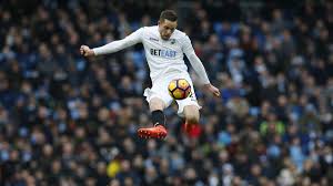 Rafael benitez's toffees are due to fly out to the united states for the florida cup. Swansea Reject Another Bid From Everton For Gylfi Sigurdsson Eurosport