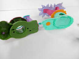 2012 Zoobles Jump Rope Happitat 4 Playsets Pcs Triceratops Kelp Fish Spin  Master