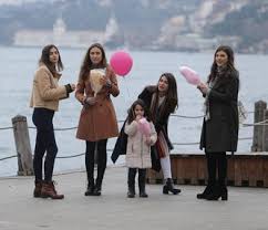 Kırgın çiçekler 2017 2018 yeni sezon tanıtım fragmanı. Kirgin Cicekler Tum Bolumleri Izle