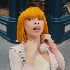 Quick trip to London 🇬🇧 w di mandem for @icespice ft @centralcee “DID IT  FIRST” Official Music Video Out Now! @blanksquareproductions Director(s):  @icespice @edgaresteves @vilchinskii Executive Producer(s): @edgaresteves  @richiealmshouse Additional ...